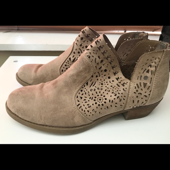 CARLOS SANTANA Sued cutout boots - Picture 2 of 3